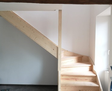 Fabrication et pose d'escalier en bois à La-Réole